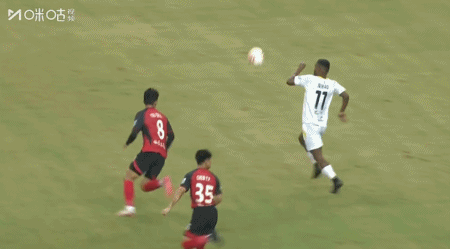 ci, 场上比分为, 踢倒尼康