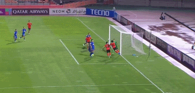 肋左脚斜射, 艾迪换下朱 肋左脚斜射, 艾迪换下朱