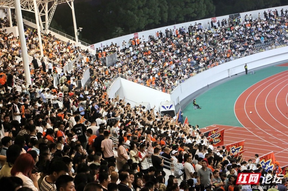 育场座无虚, hyz, gtimg 育场座无虚, hyz, gtimg